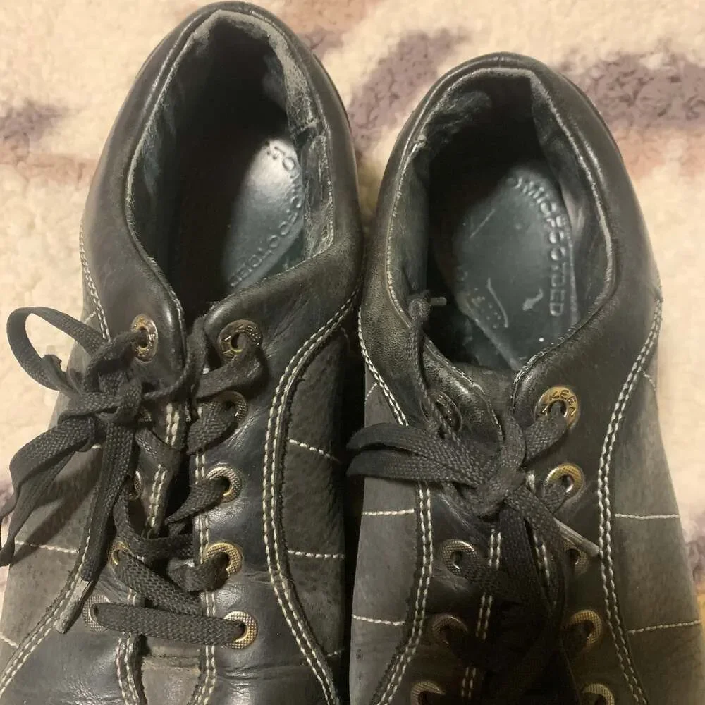Keen Black Leather Walking Shoes, Size 8.5W- Contrast Stitching